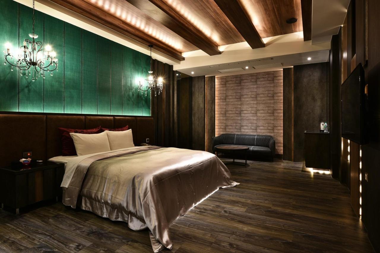 Venice Motel 台中市 エクステリア 写真