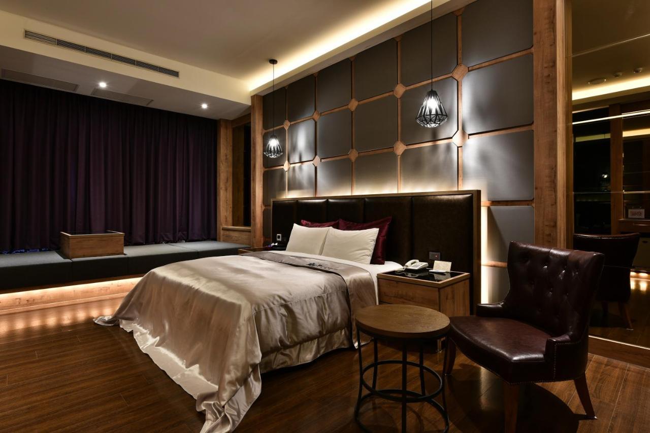 Venice Motel 台中市 エクステリア 写真
