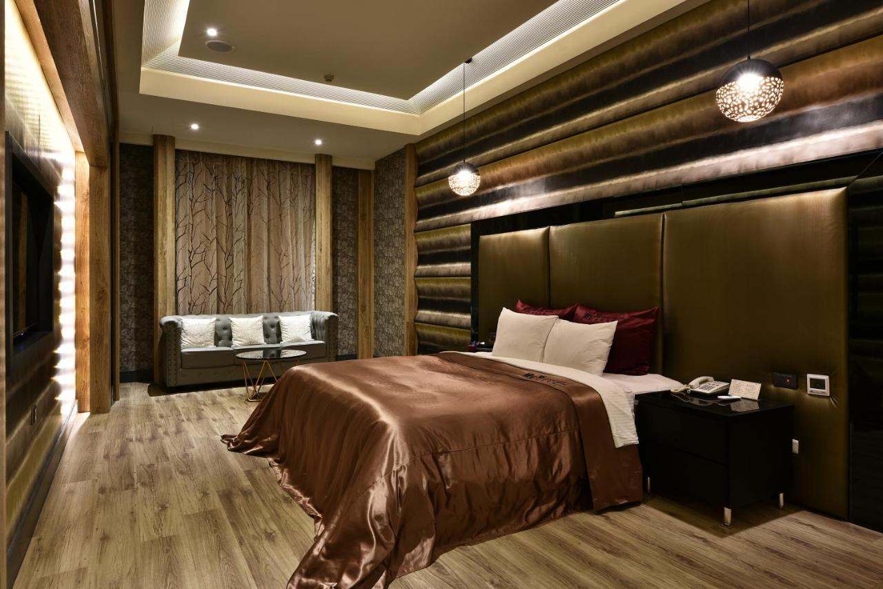 Venice Motel 台中市 エクステリア 写真