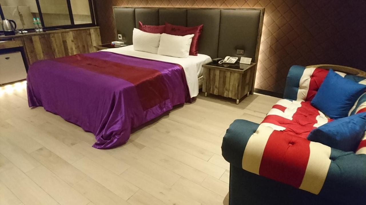 Venice Motel 台中市 エクステリア 写真