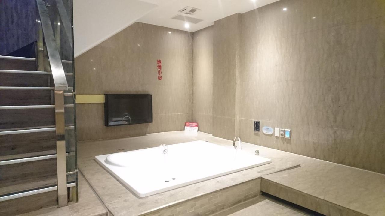 Venice Motel 台中市 エクステリア 写真